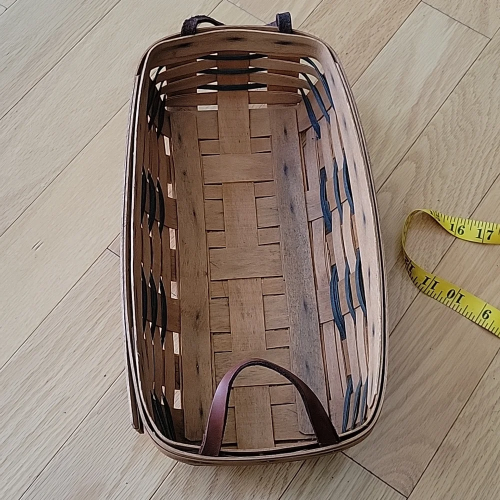 Longaberger Handwoven Bread Gathering Basket With Leather Handles